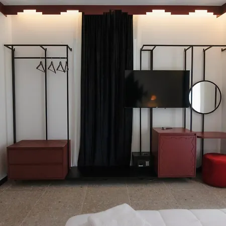 Bazaar Center Hotel Tirana